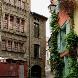 Une place medievale